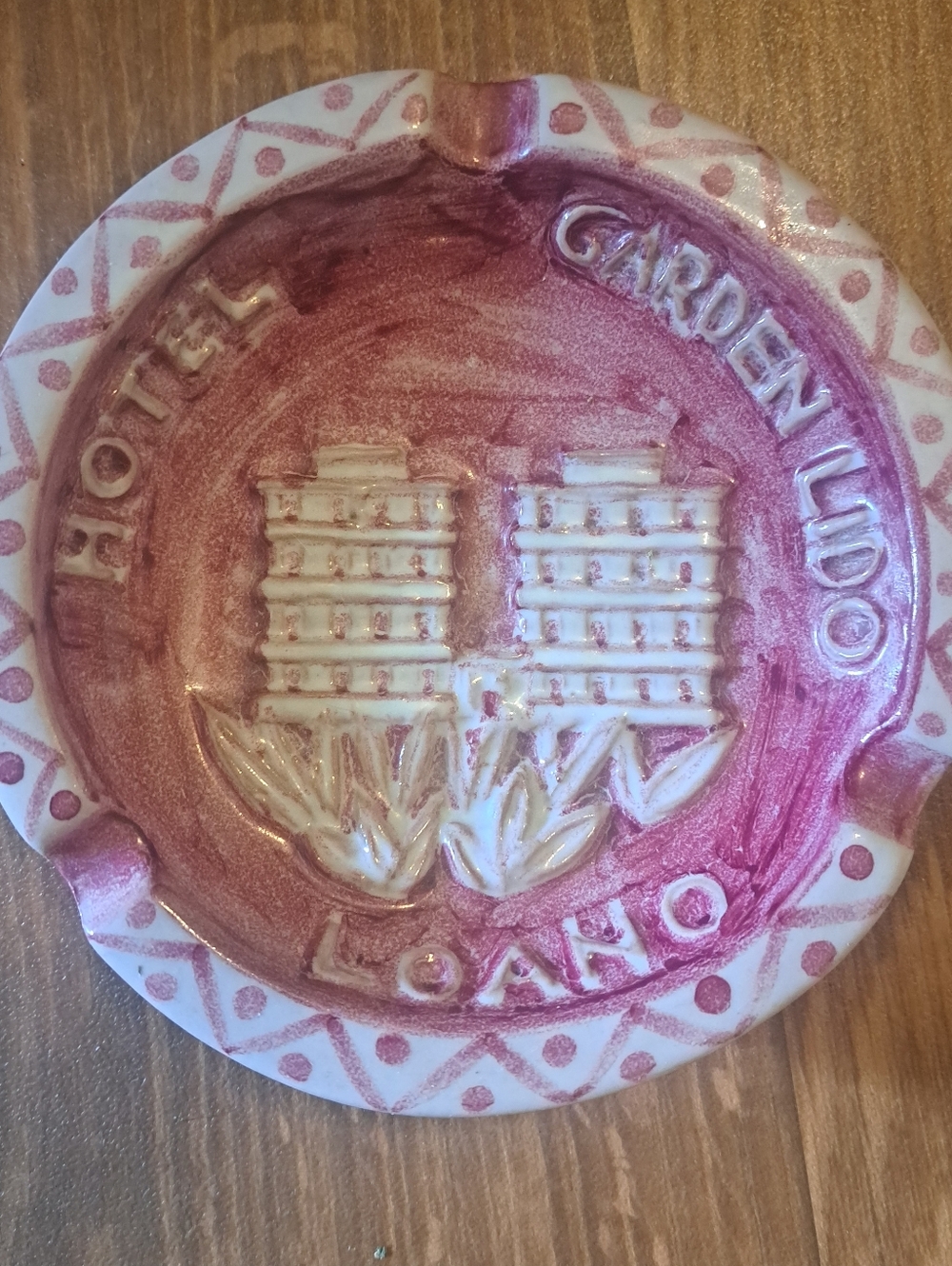 Vtg . MCM Italian Mauve & Cream Pinto Vietro Ceramic  Ashtray- Hotel Garden Lido